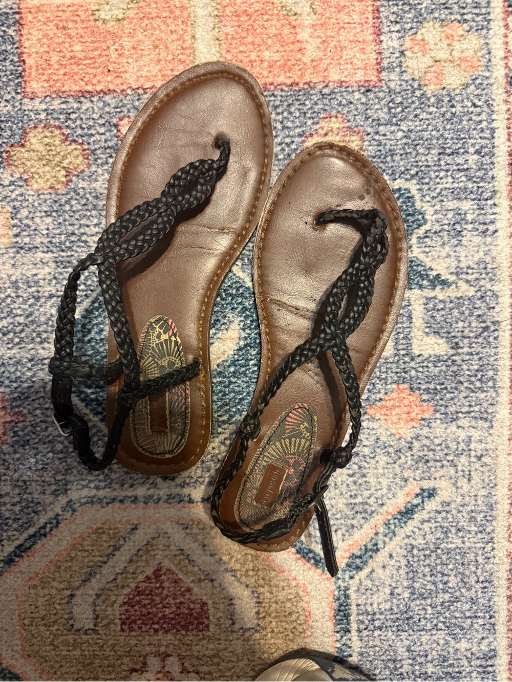 Aeropostale Black Braided T-Strap Women's Sandals